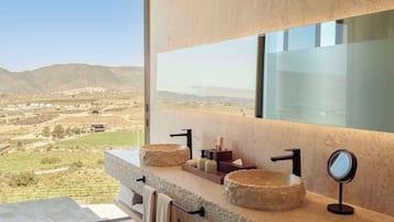 Winemakers Three-bedroom Pool Villa | Bathroom | Shower, rainfall showerhead, free toiletries, hair dryer