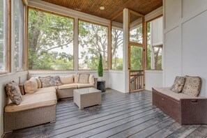 Fernseher, Kamin, Arbeitsbereiche