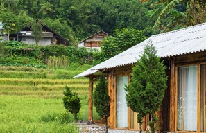 Chalet Deluxe, 2 letti queen, non fumatori, vista montagna | 1 camera, biancheria da letto di alta qualità, copriletto in piuma