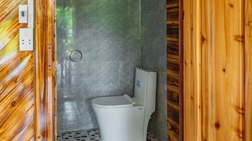 Deluxe Chalet, 2 Katil Ratu (Queen), Non Smoking, Mountain View | Bilik Mandi | Pancuran mandi, hulu semburan mandi hujan