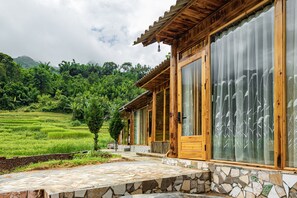 Deluxe chalet, 2 queensize bedden, niet-roken, uitzicht op bergen | 1 slaapkamer, luxe beddengoed, donsdekens