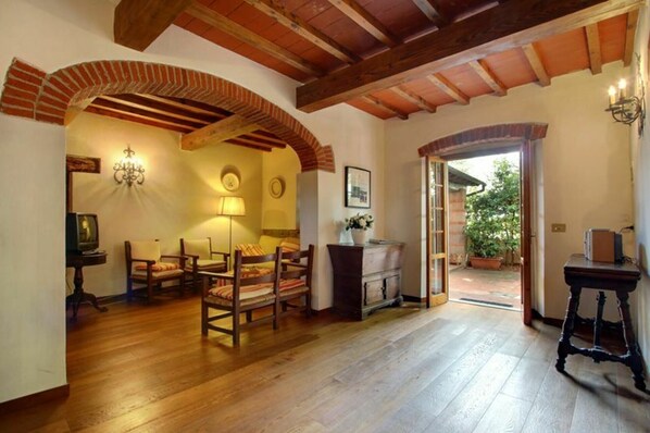 Interior - Villa Acacia - Ostina ,Tuscany (Reggello)