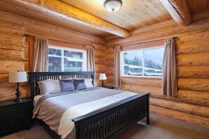 5 bedrooms, desk, iron/ironing board, free WiFi