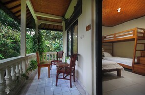 Quarto triplo | Cortinas blackout, Wi-Fi de cortesia, roupa de cama