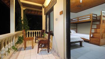 Cortinas blackout, wifi gratis y ropa de cama