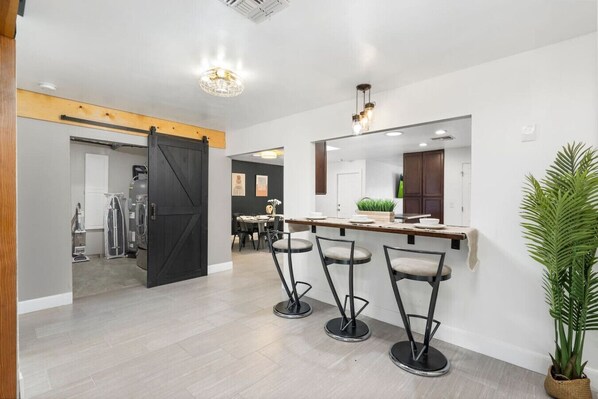 المنشأة من الداخل