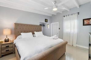 2 habitaciones, tabla de planchar con plancha, cuna de viaje y wifi 