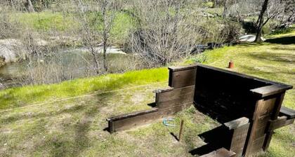 Creekside Suite - Pet Friendly - Creek Access