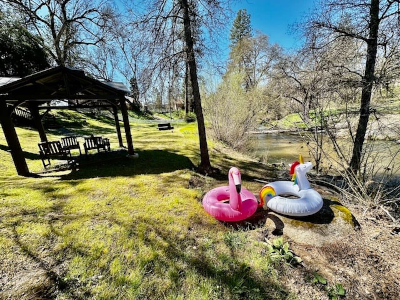 المنطقة المحيطة بالمنشأة