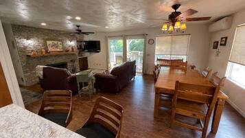 TV, fireplace, offices