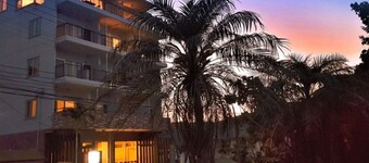 Hundred Days Hotel
