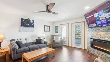 Smart TV, fireplace