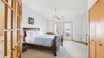 2 bedrooms, iron/ironing board, WiFi (free), bed sheets
