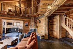 Fernseher, Kamin, Videospielkonsole