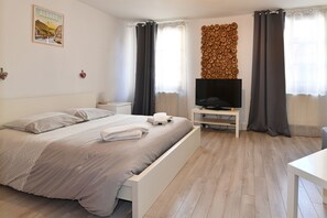 1 bedroom, WiFi, bed sheets