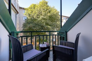 Balcony - Apartment Kazimierz + Parking by Renters (Kraków)