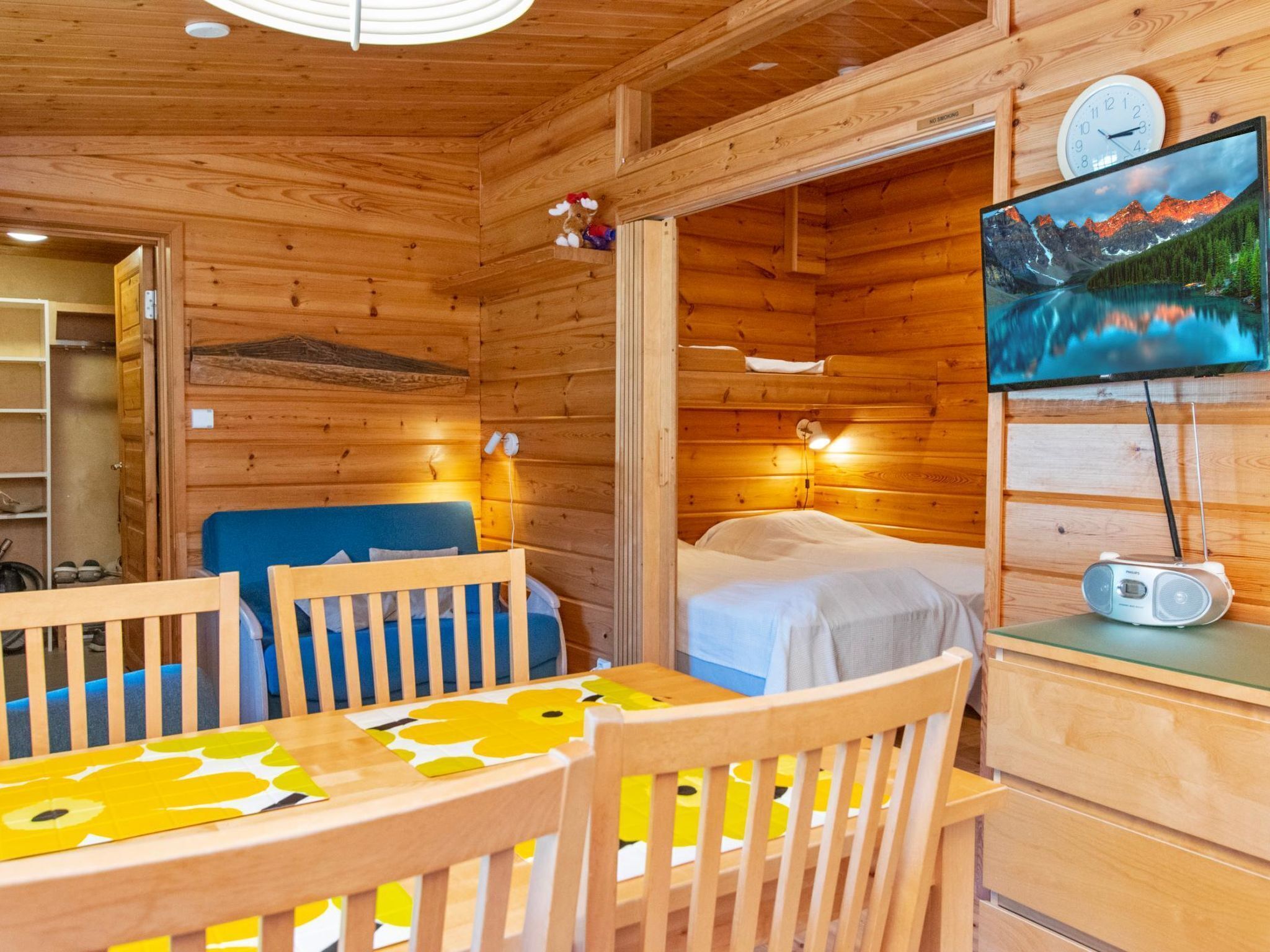 1 dormitorio, tabla de planchar con plancha, Internet