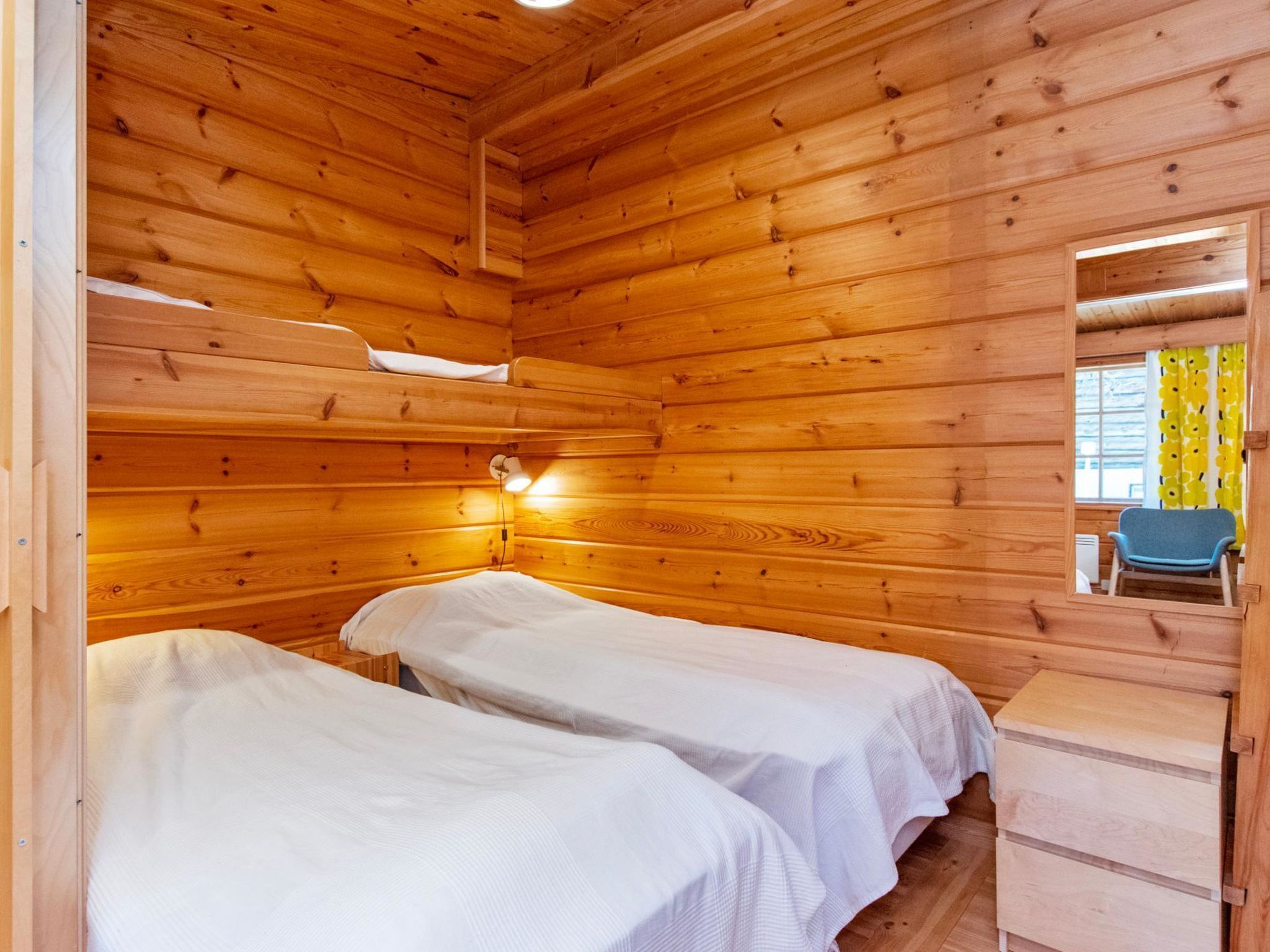 1 habitación, tabla de planchar con plancha y internet 