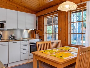 Réfrigérateur, micro-ondes, lave-vaisselle, grille-pain