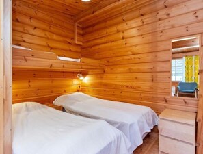 1 bedroom, iron/ironing board, internet