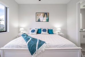 2 bedrooms, desk, iron/ironing board, travel cot