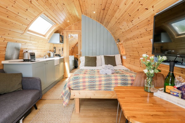 2 bedrooms, WiFi (free), individually decorated, individually furnished