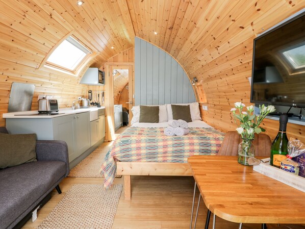 2 bedrooms, individually decorated, individually furnished, free WiFi - Llugwy Pod (Llanrwst)