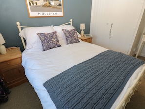 1 quarto, individualmente decorados, individualmente mobiliados