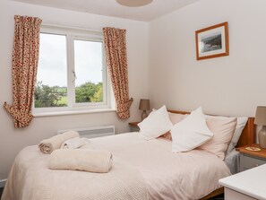 2 عدّة غرف نوم وبديكورات فريدة لكل غرفة وطراز فريد لكل وحدة