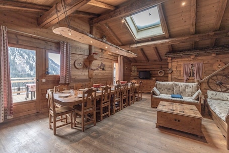 Dining. Chalet "Beaufortain La Pachna" in Hauteluce with Garden and Parking