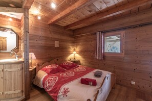 5 bedrooms, iron/ironing board, free WiFi - Chalet "Beaufortain La Pachna" in Hauteluce with Garden and Parking (Hauteluce)