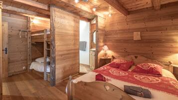 5 bedrooms, iron/ironing board, free WiFi