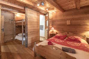 5 chambres, fer et planche à repasser, accès au Wi-Fi (inclus)