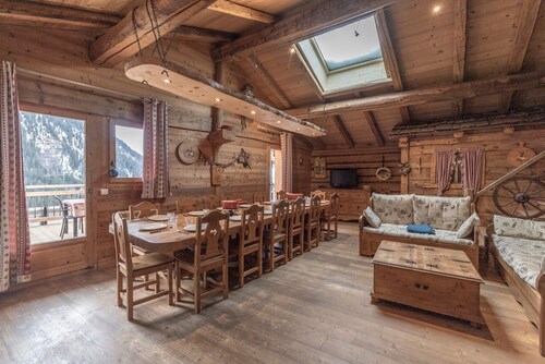 Chalet "Beaufortain La Pachna" in Hauteluce with Garden and Parking