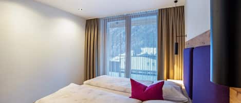 1 habitación, escritorio, wifi gratis y ropa de cama