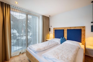 2 bedrooms, free WiFi, bed sheets - Holiday Apartment "Stoana Apt 3-1" with Relaxing Wellness Area (Valle Aurina)