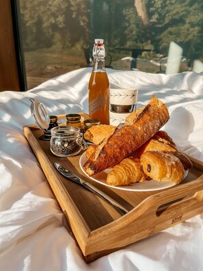 Petit déjeuner continental (15 EUR par personne)