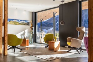 Interior - Holiday Apartment "Stoana 3-4" with Relaxing Wellness Area (Valle Aurina)