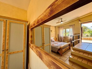 2 عدّة غرف نوم ومكواة/لوح كي وواي فاي مجانًا وملاءات أسرّة