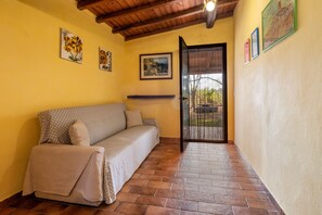 Interior - Farmhouse "Sasso Bianco" with Shared Pool, Private Terrace & Wi-Fi (Pitigliano)