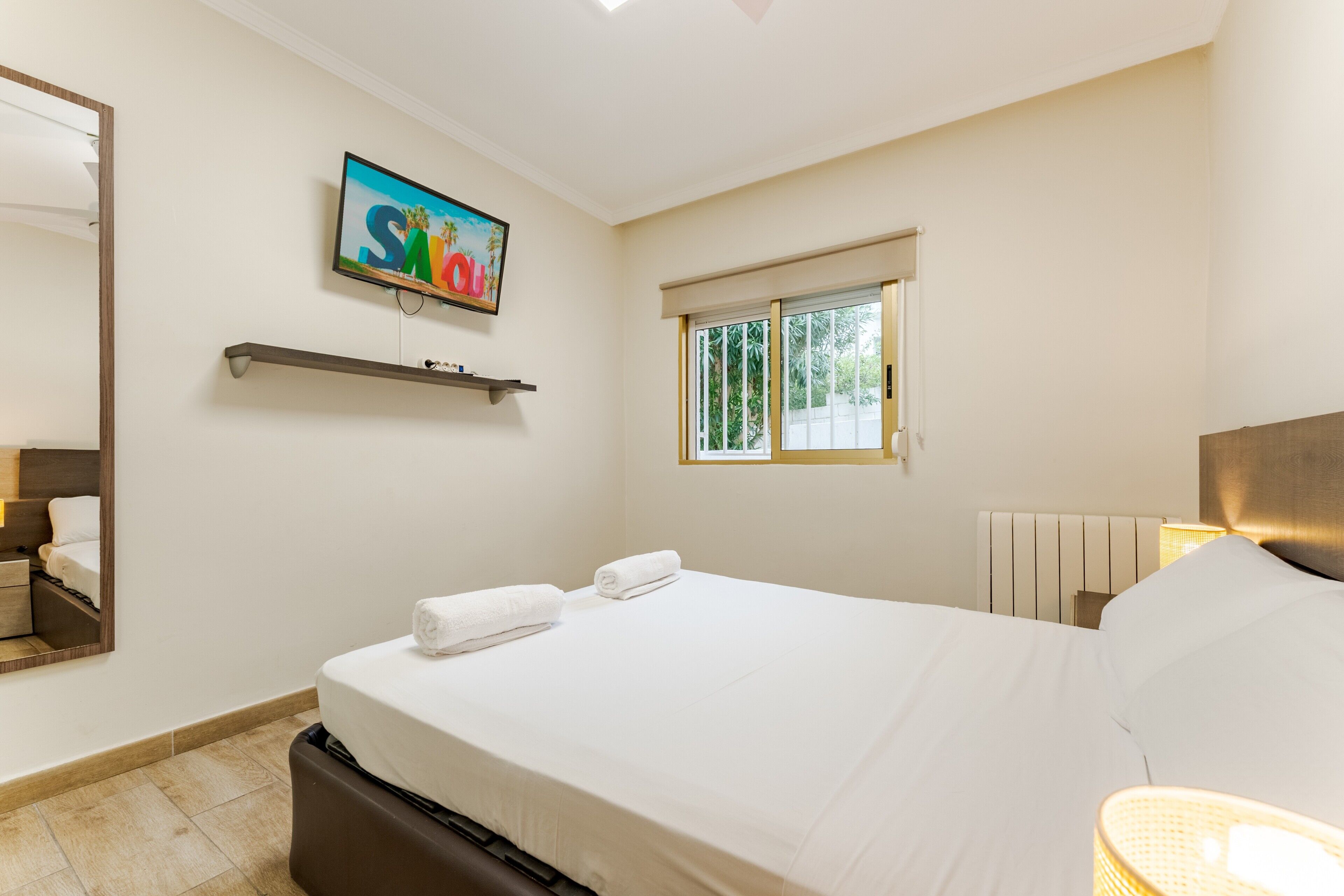 6 camere, ferro/asse da stiro, Wi-Fi gratuito, lenzuola