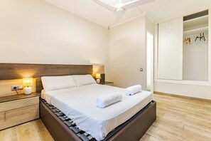 6 bedrooms, iron/ironing board, free WiFi, bed sheets