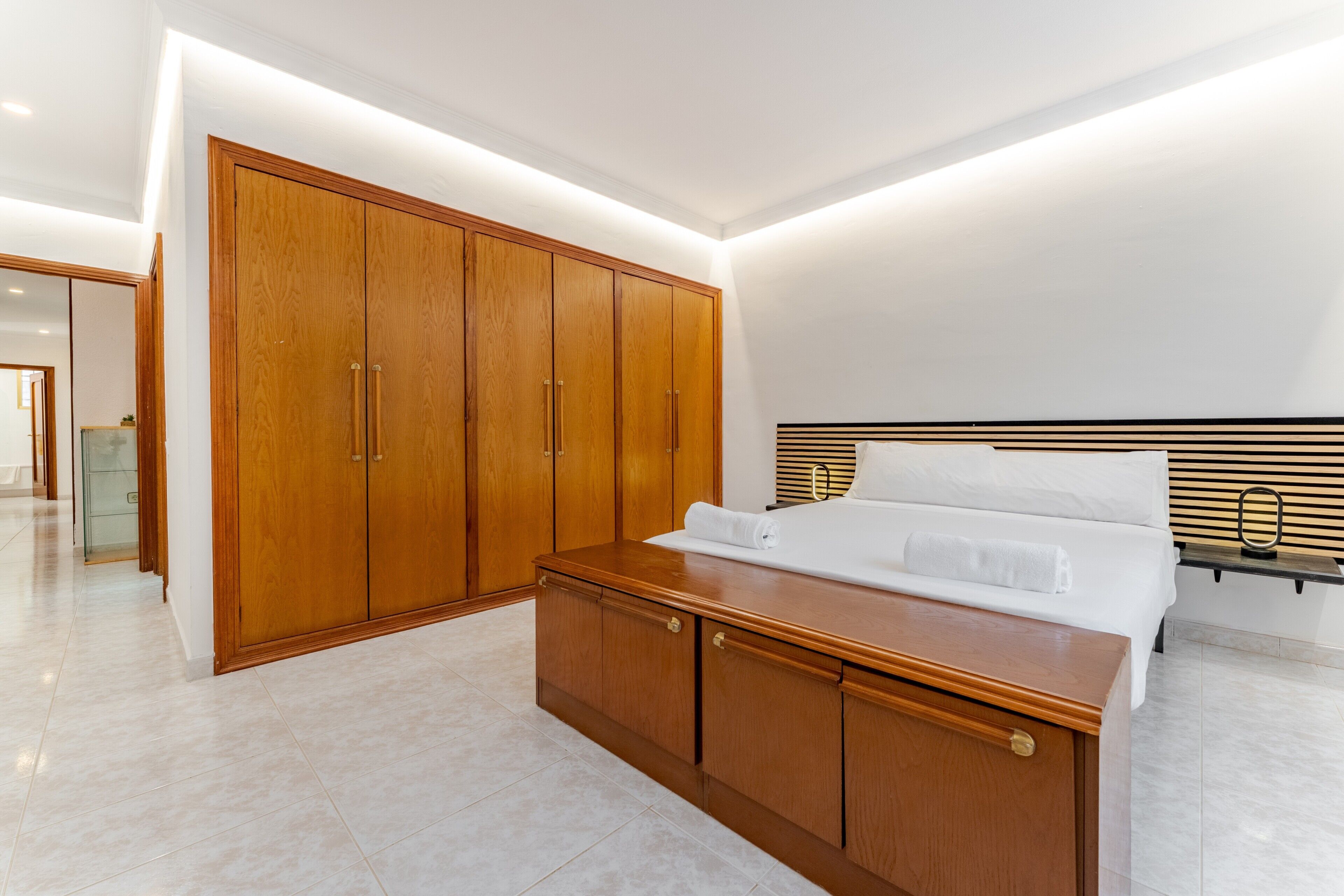 6 chambres, fer et planche à repasser, Wi-Fi gratuit, draps fournis