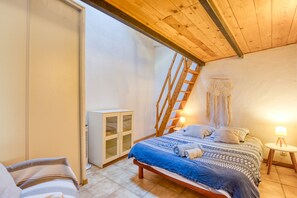 4 chambres, fer et planche à repasser, Wi-Fi gratuit, draps fournis