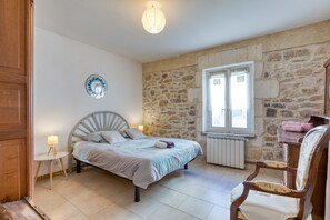 4 Schlafzimmer, Bügeleisen/Bügelbrett, kostenloses WLAN, Bettwäsche