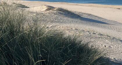Ferienwohnung "Onda Beach House" mit Meerblick, Gemeinschaftspool und WLAN