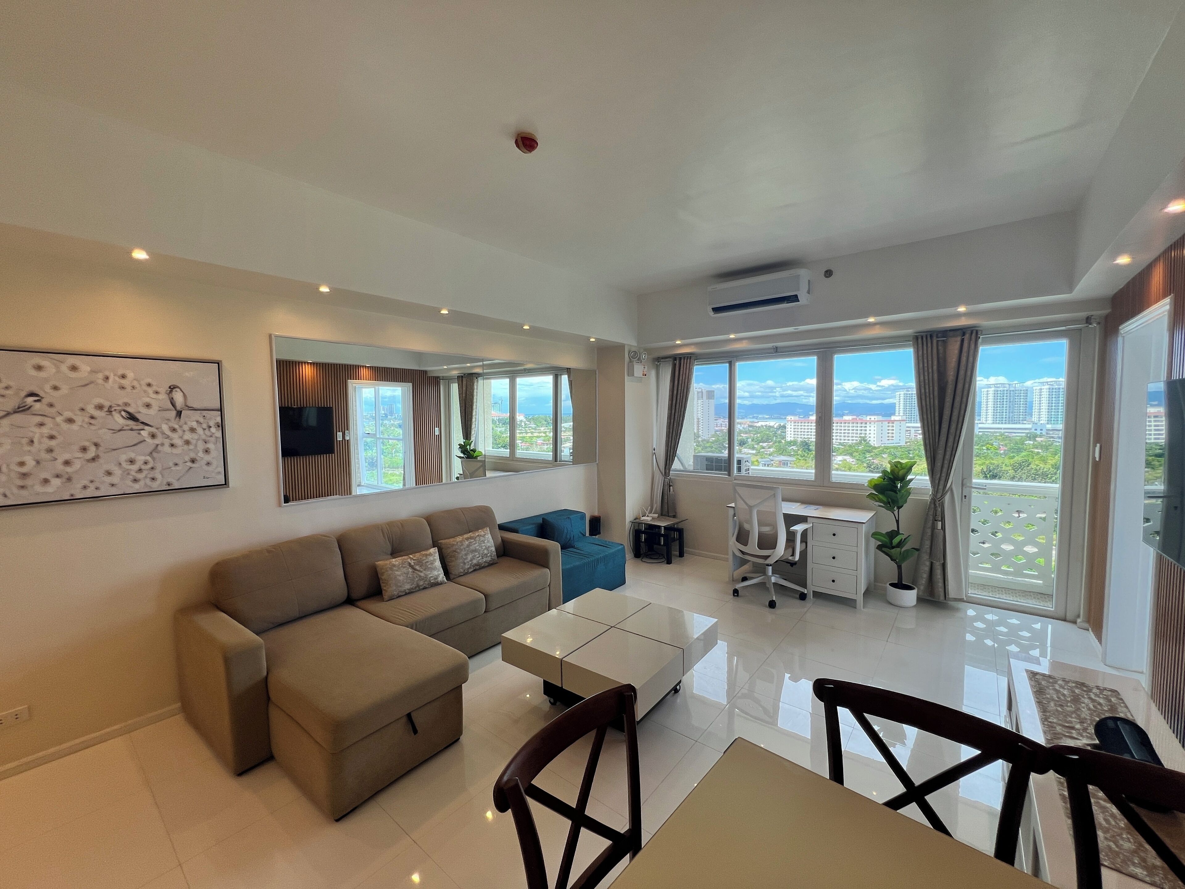 Apartemen Panorama, pemandangan laut | Area keluarga | Smart TV 55-inci dengan saluran TV digital dan Netflix