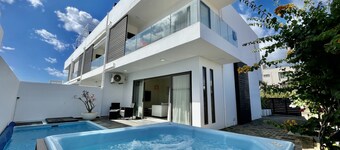 Duplex - piscine, jacuzzi & vues