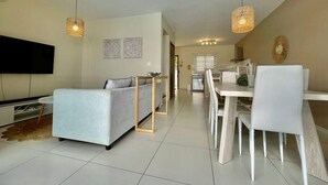 Unclassified image, 5 of 28, button - Duplex - pool, jacuzzi & views (Flic en Flac)