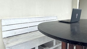 Quầy tiếp tân